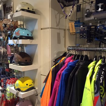 Freewheeling - Biking clothing - Bikes Near Me - Dublin, D Freewheeling - Biking clothing - Bikes Near Me - Dublin, D