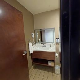 bathroom bathroom