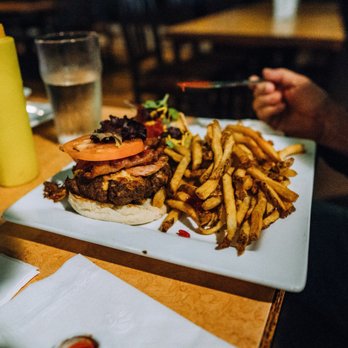 Taps Brewhouse - Hamburger with fries - so good, it didn't even need cheese - Pubs Near Me - Niagara Falls, Ontario Taps Brewhouse - Hamburger with fries - so good, it didn't even need cheese - Pubs Near Me - Niagara Falls, Ontario