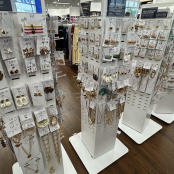 Gap Factory - Men's Clothing Near Me - Mashantucket, Connecticut Gap Factory - Men's Clothing Near Me - Mashantucket, Connecticut