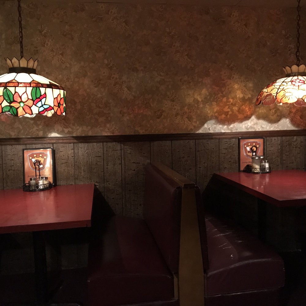 Sir Pizza - the booths and tables in the restaurant - Pizza Near Me - Murfreesboro, Tennessee Sir Pizza - the booths and tables in the restaurant - Pizza Near Me - Murfreesboro, Tennessee