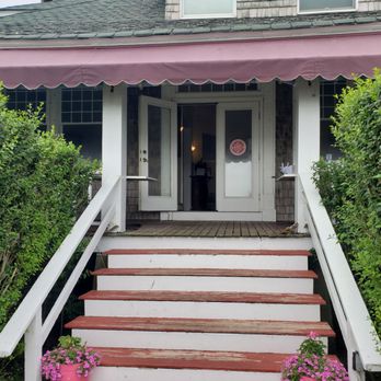The Inn Spot On The Bay - Seafood Near Me - Hampton Bays, New York