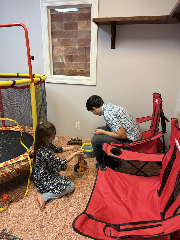 Nana & Papaw’s Saltroom & More Logo