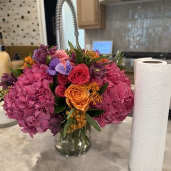 Park Cities Petals - Small flower arrangement - Florists Near Me - Dallas, Texas Park Cities Petals - Small flower arrangement - Florists Near Me - Dallas, Texas