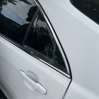 Quality Inn & Suites - Car broken into in the parking lot. - Hotels Near Me - Walnut, California Quality Inn & Suites - Car broken into in the parking lot. - Hotels Near Me - Walnut, California