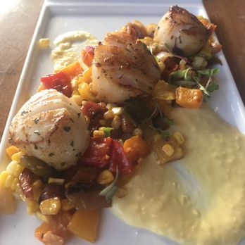 22 Bowen's - Seared Scallops - New American Near Me - Newport, Rhode Island