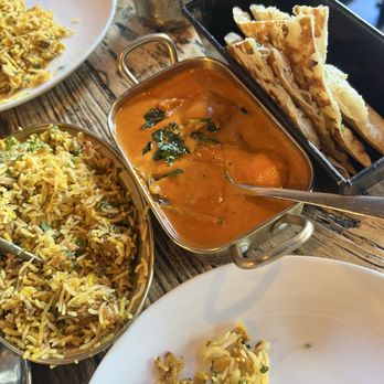 Yatri Indian Restaurant - Garlic naan, Lamb Biryani and Railroad Chicken Curry --ALL SO GREAT - Indian Near Me - London, XGL