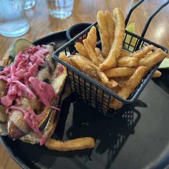 Oak & Oar - Wine Bars Near Me - Lake Geneva, Wisconsin