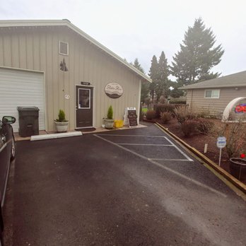 Puddin' River Chocolates - Store front - Chocolatiers & Shops Near Me - Canby, Oregon