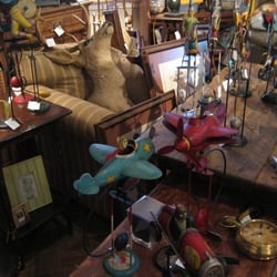 Oakwood Creek - Love the deer head on the chair