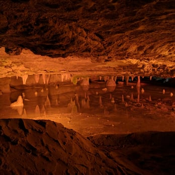 Skyline Caverns - Fairyland Lake - Tours Near Me - Front Royal, Virginia