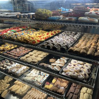 Dortoni Bakery - Bakeries Near Me - Port Jefferson, New York