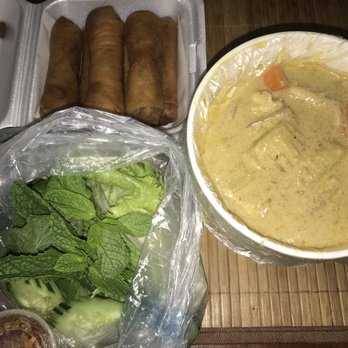 Bangkok Chef - Spring Rolls and Yellow Curry with Chicken (Ala Cart) - Thai Near Me - Honolulu, Hawaii Bangkok Chef - Spring Rolls and Yellow Curry with Chicken (Ala Cart) - Thai Near Me - Honolulu, Hawaii