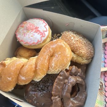 Tasty's Donuts - Donut assortment - Donuts Near Me - Tarzana, California Tasty's Donuts - Donut assortment - Donuts Near Me - Tarzana, California