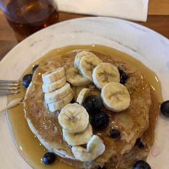 Chip's Family Restaurant - Vegan and gluten free pancakes stuffed with bananas and blueberries - Breakfast & Brunch Near Me - Fairfield, Connecticut