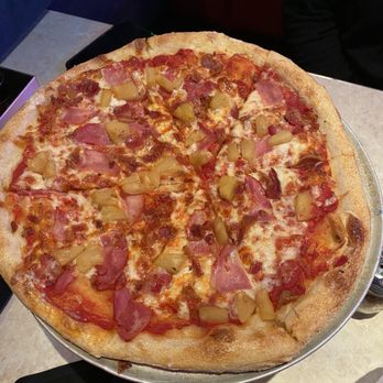 Bubba's 33 - Hawaiian Pizza - Burgers Near Me - Brownsville, Texas Bubba's 33 - Hawaiian Pizza - Burgers Near Me - Brownsville, Texas