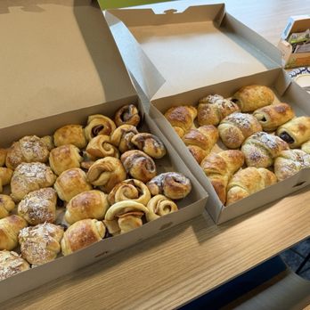 6500 Leyland Bakery - Pastry Sampler and Croissants mixed - Bakeries Near Me - San Jose, California 6500 Leyland Bakery - Pastry Sampler and Croissants mixed - Bakeries Near Me - San Jose, California