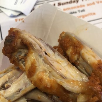 Club Paragon - My undone chicken Flock of Wings - American Near Me - Milwaukee, Wisconsin
