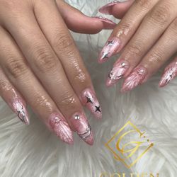 Golden Nail Bar