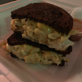 Grilled Cheese Gallery - Mac n Cheese Grilled Cheese on pumpernickel - Ice Cream & Frozen Yogurt Near Me - St. Augustine, Florida