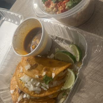 Talkin' Tacos Brickell - Mid birria tacos don't order from here - Tacos Near Me - Miami, Florida Talkin' Tacos Brickell - Mid birria tacos don't order from here - Tacos Near Me - Miami, Florida