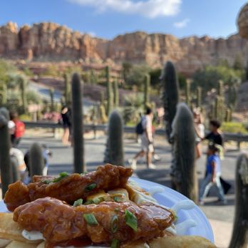 Flo's V8 Cafe - Mango habanero chicken strips - Cafes Near Me - Anaheim, California