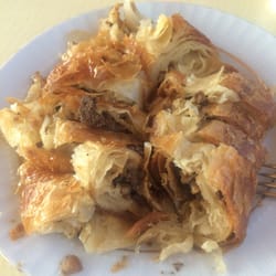 Meşhur Sarıyer Börekçisi