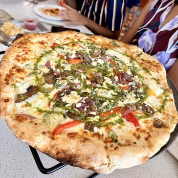 Islamorada Pizza - Garden veggie pizza - Pizza Near Me - Islamorada, Florida