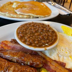 Carleen's Coffee Shop - Classic Carleen's breakfast, complete with baked beans.