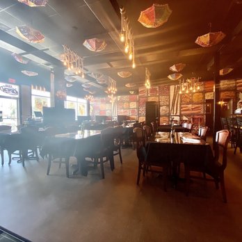Holi Indian Kitchen - Seating area - Indian Near Me - Miramar Beach, Florida