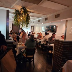 Matthew's Italian Restaurant - Seating area
