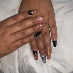 T.T Nails