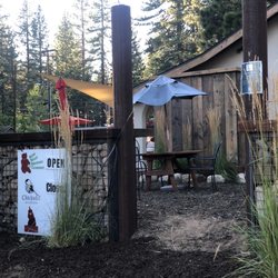 Yard Hen - Entrance.