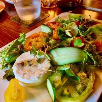 Citronnelle - heirloom tomato salad with chèvre cheese - French Near Me - Lancaster, Pennsylvania