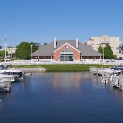Harbor View Marina - Ludington's Harbor View Marina welcome seasonal and transient boaters. Fuel dock and pump outs are available. Pool, spa and clubhouse.