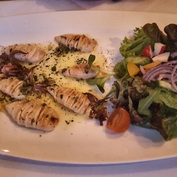 Il Buco - Vorspeise: Calamaris mit Salat - Italian Near Me - Hamburg, HH Il Buco - Vorspeise: Calamaris mit Salat - Italian Near Me - Hamburg, HH