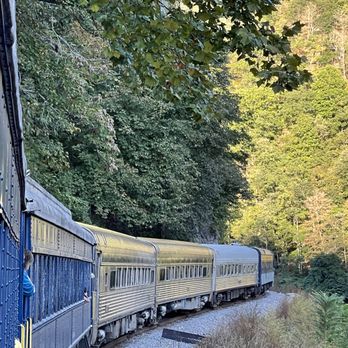 Potomac Eagle Scenic Railroad - Around the bend. 9/2022. - Historical Tours Near Me - Romney, West Virginia