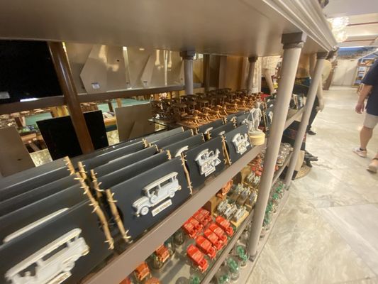 Balikbayan Handicrafts by null