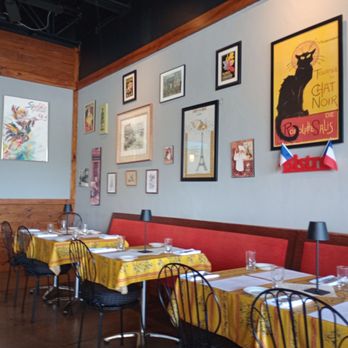 Ville Sainte Bistro - Bistro dining area - French Near Me - Mount Pleasant, South Carolina