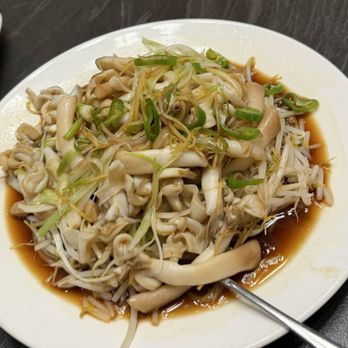 Golden Hot Pot King - Razor Clams w Soy Sauce /Scallions over Bean Sprouts - Seafood Near Me - Queens, New York Golden Hot Pot King - Razor Clams w Soy Sauce /Scallions over Bean Sprouts - Seafood Near Me - Queens, New York