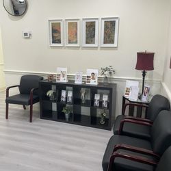 Viva Dermatology - Lobby