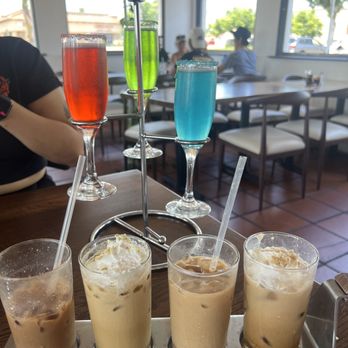 Madres Brunch - Breakfast & Brunch Near Me - Bellflower, California