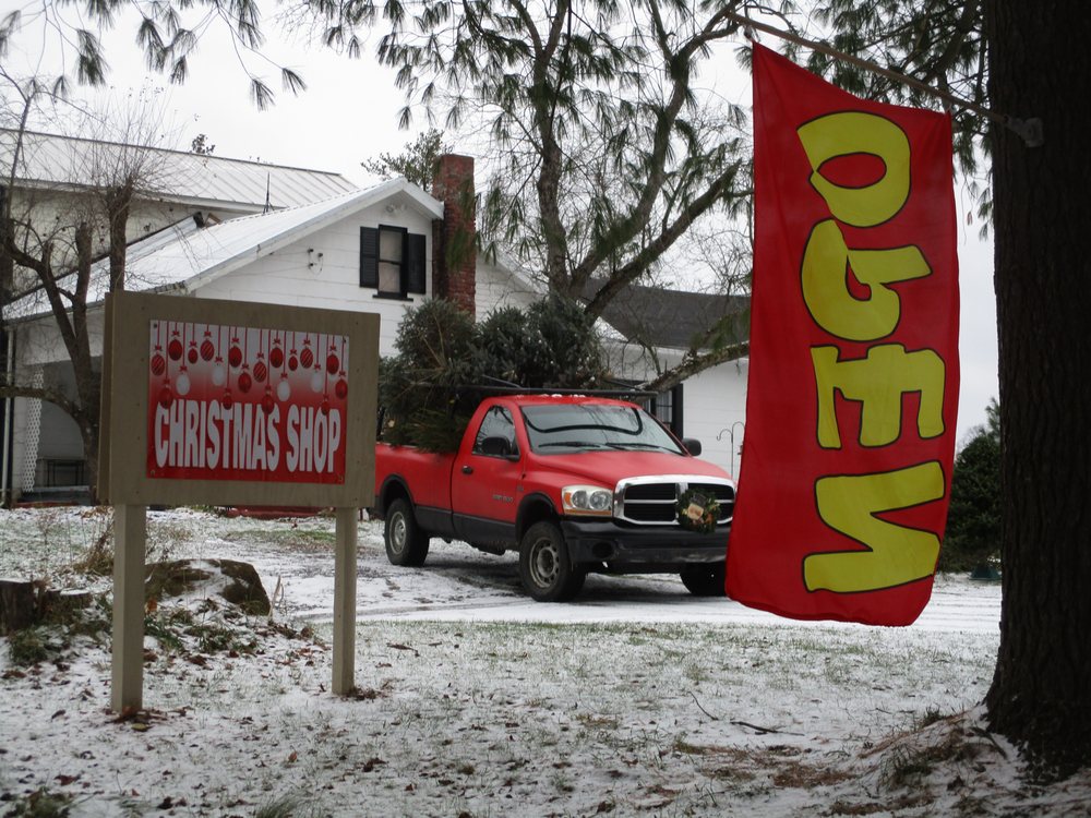 SPOSKOSKI KNOTTY PINE CABIN, CHRISTMAS BARN Updated April 2024 12