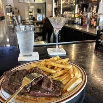 Aunties House Kitchen and Bar - Steak and Frittes- Medium Rare - Cocktail Bars Near Me - Smyrna, Georgia Aunties House Kitchen and Bar - Steak and Frittes- Medium Rare - Cocktail Bars Near Me - Smyrna, Georgia