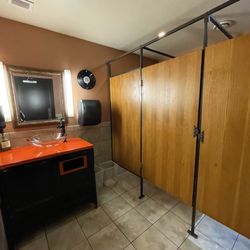 The Bitter Bar - Clean bathrooms!
