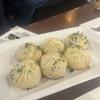 Wu Wei Din Chinese Cuisine - P3.Pan-Fried Pork Buns (6) - Taiwanese Near Me - Plano, Texas Wu Wei Din Chinese Cuisine - P3.Pan-Fried Pork Buns (6) - Taiwanese Near Me - Plano, Texas