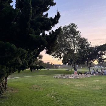 Valley Park - Parks Near Me - Hermosa Beach, California Valley Park - Parks Near Me - Hermosa Beach, California