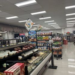 Saubel's Markets - Stewartstown - Inside aisles.