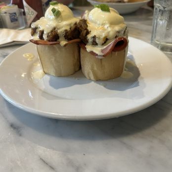 Stanley - Breaux Bridge Benedict - Breakfast & Brunch Near Me - New Orleans, Louisiana