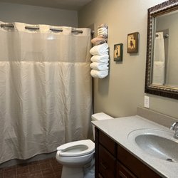 Burnham's Lodging - The hottest shower!